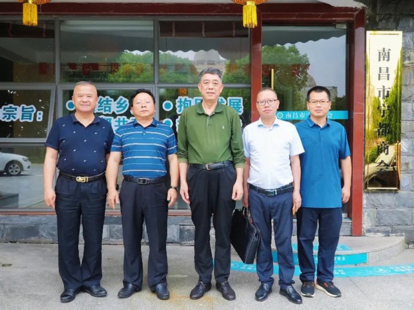 南昌寧都商會為寧都中學建校110周年助力，縣領導一行到訪交流。